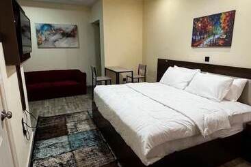 هتل Fragrance Apartments And Suites