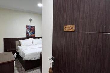 هتل Fragrance Apartments And Suites