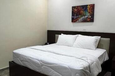 هتل Fragrance Apartments And Suites