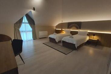 Mik Hotel Korce