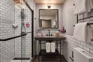 هتل Moxy Miami Wynwood