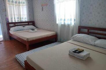 هتل Reddoorz @ Boondocks Cabins Resort