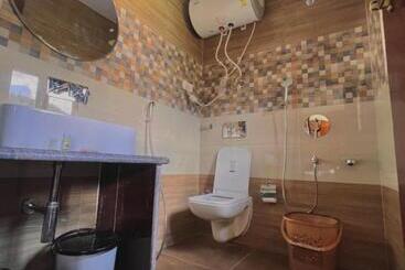 هتل Sarwa Cottage Jammu And Kashmir