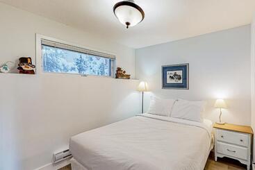 هتل Snowcrest Village, Unit 5b