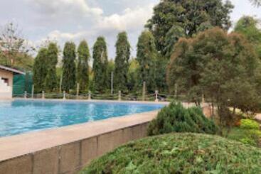 هتل The Greenwood Resort Guwahati