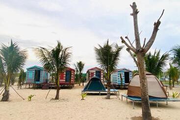 هتل Troco Beach Resort & Camping