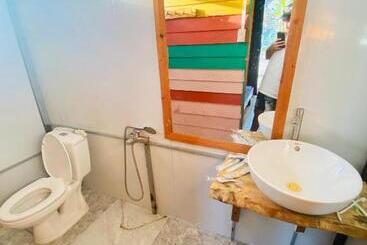 هتل Troco Beach Resort & Camping