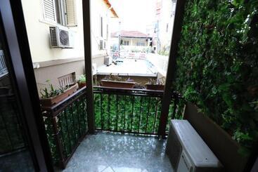 Little Corner Hostel