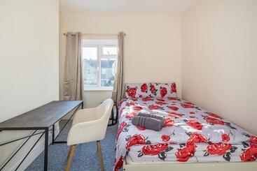 پانسیون Bright Guest House In Stratford