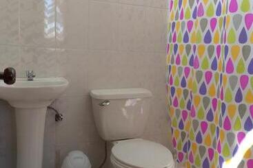 پانسیون Hostal Las Cruces