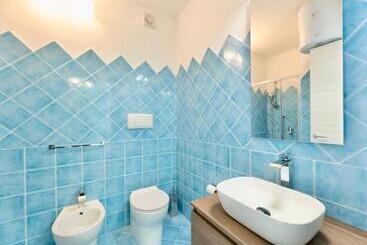 아파트호텔 Residence With Swimming Pool In Isola Rossa, Just About 2 Km From The Beach La Marinedda