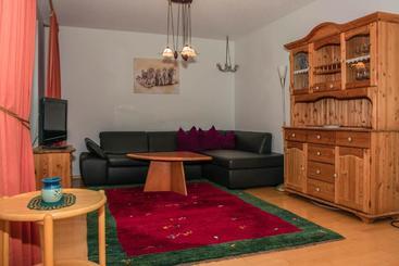 هتل Appartementhaus Saroja