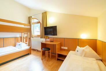 هتل Familien Sportresort Brennseehof