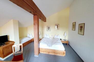 هتل Landgasthof Wilder Mann