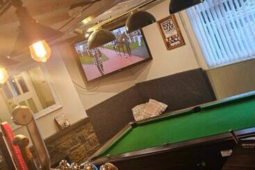 هاستل The White Lion Inn