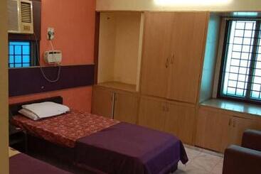 هاستل Wishtree Corporate Mens Dormitory For Techies And Trainees