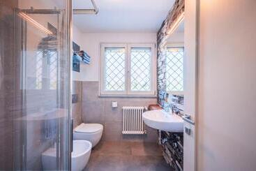 تختخواب و صبحانه Royal Suite Parma Con Piscine Calda E Fredda