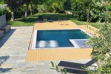 تختخواب و صبحانه Royal Suite Parma Con Piscine Calda E Fredda
