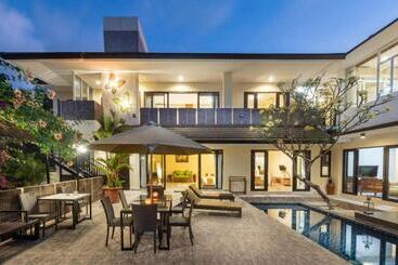 هتل Belvilla Elegant Luxury Pandawa Beach