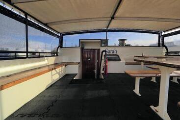 هتل Boat Sarah Groningen