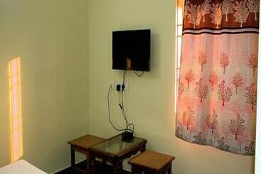 هتل Cbr Guest House