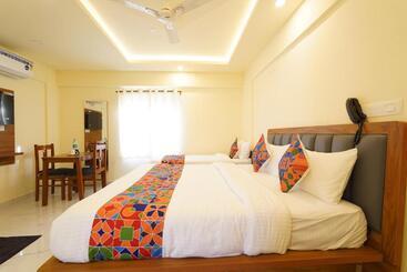هتل Happy Home Stays