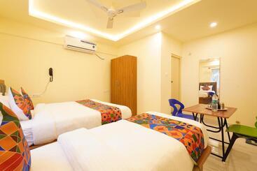 هتل Happy Home Stays