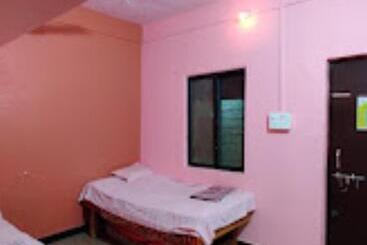 酒店 Lasane Guruji Bhakta Niwas Tuljapur