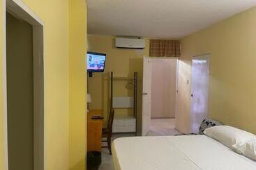 هتل Pogas Inn