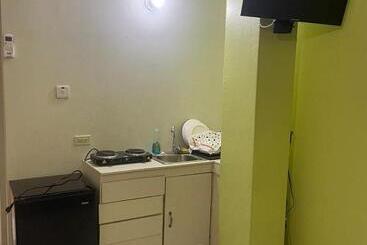 هتل Pogas Inn