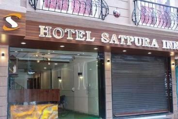 Hotel Satpura Inn