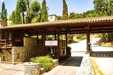 فندق Surrounded By Tuscan Nature In Barga, Breakfast Included