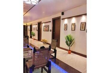 ホテル The Royal, Sehore