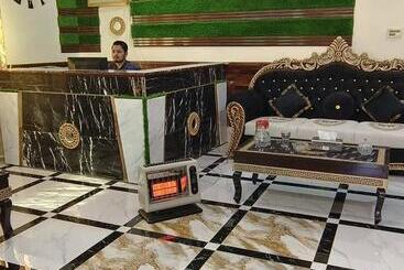 پانسیون Metro Guest House
