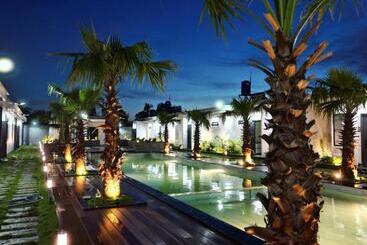 استراحتگاه Heddin Homestay