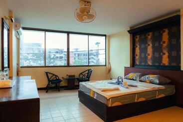 فندق صغير 978 Chidlom At Jomtien