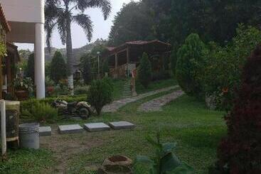 هتل Finca Villa Nathaly