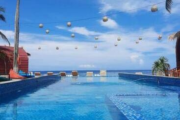 فندق Shava Beach Resort