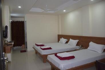 هتل Shrinivas Lodge