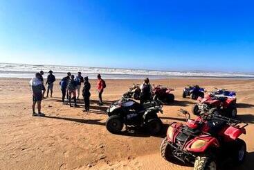 هتل Surfcamplagrotte