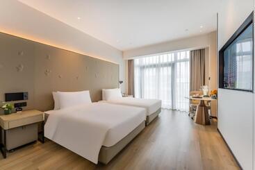 Kew Green Hotel Mianshuicheng Haikou