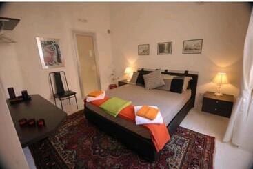 پانسیون Saint Patrick Guest House