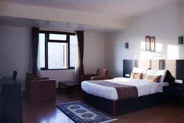 Roomshala Bhumzang Hotel   Amazing View