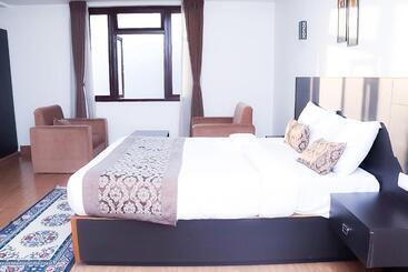 Roomshala Bhumzang Hotel Amazing View