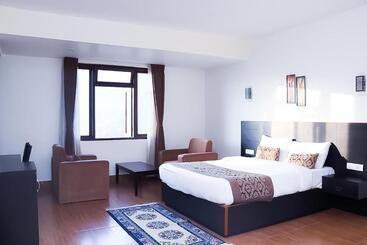 Roomshala Bhumzang Hotel   Amazing View
