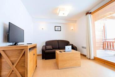Résidence Le Parc Des Airelles   Studio Coin Montagne 4 Personnes Vue Pist 334