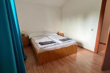 هاستل Nora Guesthouse And Restaurant
