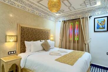 تختخواب و صبحانه Dar Md