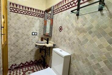 تختخواب و صبحانه Dar Md