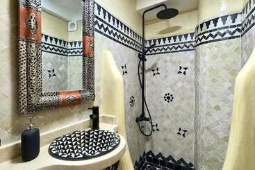 تختخواب و صبحانه Dar Md